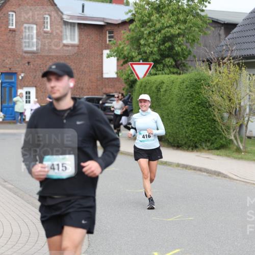 10.05.2026 - 8. Wedeler Halbmarathon Andreas Tolksdorf http://msf.ph/oto/9695308 10.05.2026 10:26:12 Laufen 415, 416 meine-sportfotos.de