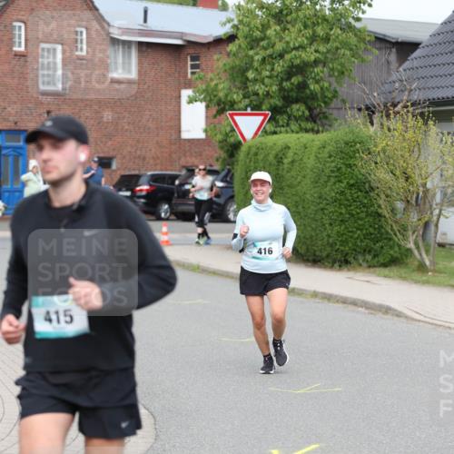 10.05.2026 - 8. Wedeler Halbmarathon Andreas Tolksdorf http://msf.ph/oto/9695314 10.05.2026 10:26:12 Laufen 415, 416 meine-sportfotos.de