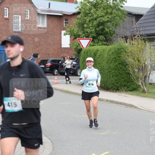 10.05.2026 - 8. Wedeler Halbmarathon Andreas Tolksdorf http://msf.ph/oto/9695316 10.05.2026 10:26:12 Laufen 415, 416 meine-sportfotos.de