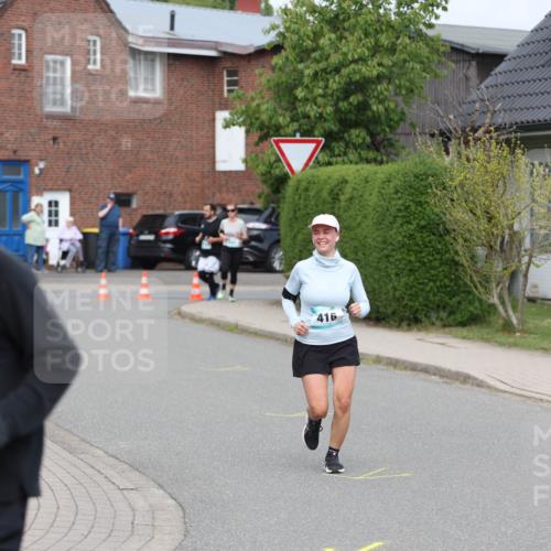 10.05.2026 - 8. Wedeler Halbmarathon Andreas Tolksdorf http://msf.ph/oto/9695324 10.05.2026 10:26:13 Laufen 415, 416 meine-sportfotos.de