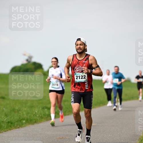 10.05.2026 - 8. Wedeler Halbmarathon Dr. Thomas Lammeyer http://msf.ph/oto/9695349 10.05.2026 11:21:19 Laufen 2016, 2122 meine-sportfotos.de