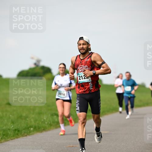 10.05.2026 - 8. Wedeler Halbmarathon Dr. Thomas Lammeyer http://msf.ph/oto/9695353 10.05.2026 11:21:19 Laufen 2016, 212 meine-sportfotos.de