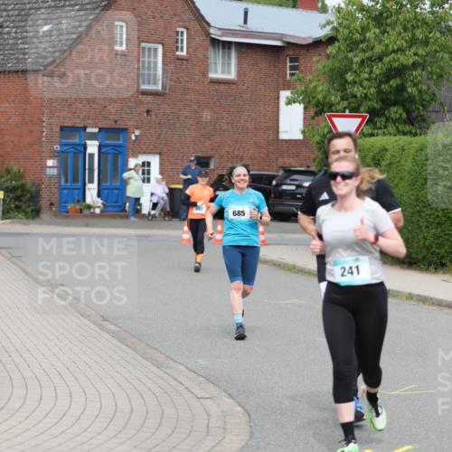 10.05.2026 - 8. Wedeler Halbmarathon Andreas Tolksdorf http://msf.ph/oto/9695375 10.05.2026 10:26:24 Laufen 687, 685, 241 meine-sportfotos.de