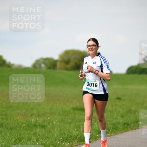10.05.2026 - 8. Wedeler Halbmarathon Dr. Thomas Lammeyer http://msf.ph/oto/9695393 10.05.2026 11:21:22 Laufen 2016 meine-sportfotos.de