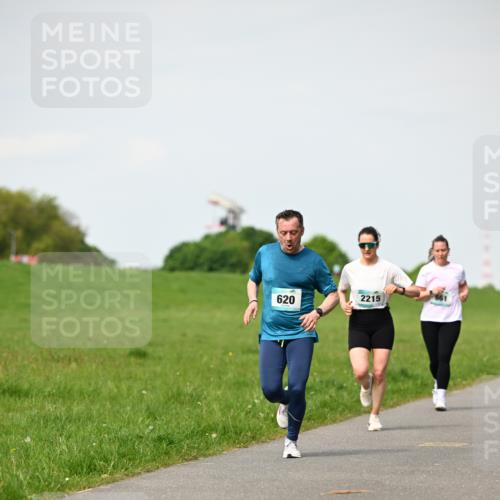 10.05.2026 - 8. Wedeler Halbmarathon Dr. Thomas Lammeyer http://msf.ph/oto/9695397 10.05.2026 11:21:23 Laufen 620, 2215 meine-sportfotos.de