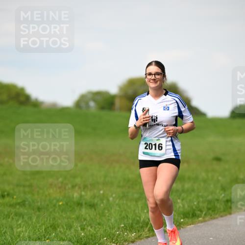 10.05.2026 - 8. Wedeler Halbmarathon Dr. Thomas Lammeyer http://msf.ph/oto/9695401 10.05.2026 11:21:22 Laufen 2016 meine-sportfotos.de