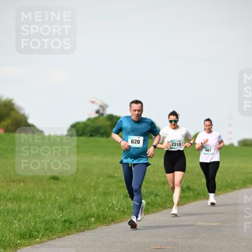 10.05.2026 - 8. Wedeler Halbmarathon Dr. Thomas Lammeyer http://msf.ph/oto/9695405 10.05.2026 11:21:23 Laufen 620, 2215, 661 meine-sportfotos.de