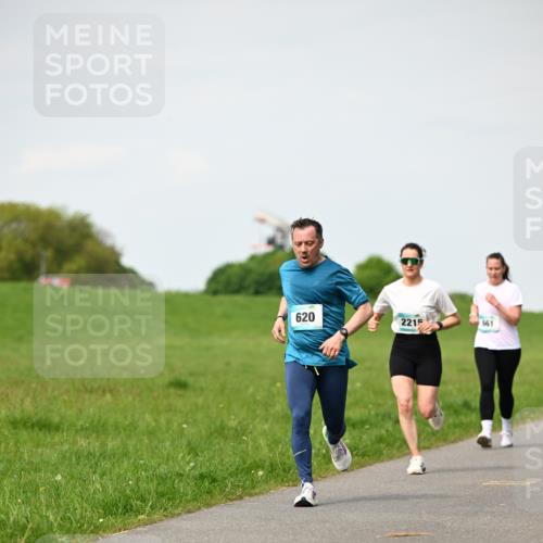 10.05.2026 - 8. Wedeler Halbmarathon Dr. Thomas Lammeyer http://msf.ph/oto/9695408 10.05.2026 11:21:23 Laufen 620, 2215, 561 meine-sportfotos.de