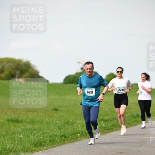 10.05.2026 - 8. Wedeler Halbmarathon Dr. Thomas Lammeyer http://msf.ph/oto/9695413 10.05.2026 11:21:23 Laufen 620, 2215, 561 meine-sportfotos.de