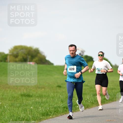10.05.2026 - 8. Wedeler Halbmarathon Dr. Thomas Lammeyer http://msf.ph/oto/9695422 10.05.2026 11:21:24 Laufen 620 meine-sportfotos.de
