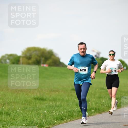 10.05.2026 - 8. Wedeler Halbmarathon Dr. Thomas Lammeyer http://msf.ph/oto/9695427 10.05.2026 11:21:24 Laufen 620, 2215 meine-sportfotos.de