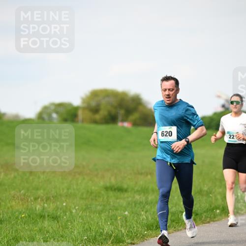 10.05.2026 - 8. Wedeler Halbmarathon Dr. Thomas Lammeyer http://msf.ph/oto/9695434 10.05.2026 11:21:24 Laufen 620 meine-sportfotos.de