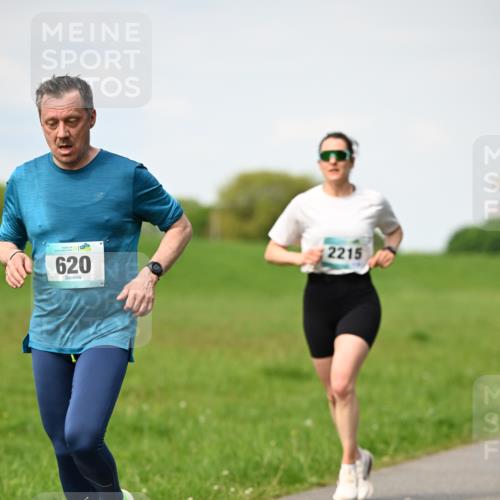 10.05.2026 - 8. Wedeler Halbmarathon Dr. Thomas Lammeyer http://msf.ph/oto/9695457 10.05.2026 11:21:26 Laufen 620, 2215 meine-sportfotos.de