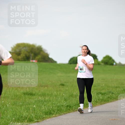 10.05.2026 - 8. Wedeler Halbmarathon Dr. Thomas Lammeyer http://msf.ph/oto/9695462 10.05.2026 11:21:27 Laufen 661 meine-sportfotos.de