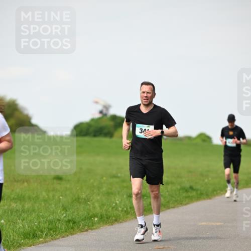 10.05.2026 - 8. Wedeler Halbmarathon Dr. Thomas Lammeyer http://msf.ph/oto/9695494 10.05.2026 11:21:29 Laufen  meine-sportfotos.de