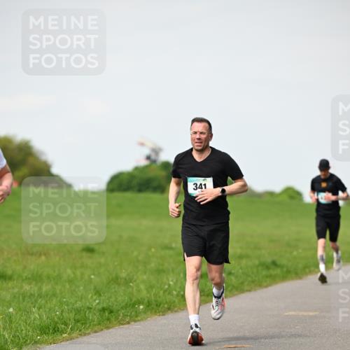10.05.2026 - 8. Wedeler Halbmarathon Dr. Thomas Lammeyer http://msf.ph/oto/9695499 10.05.2026 11:21:29 Laufen 341 meine-sportfotos.de