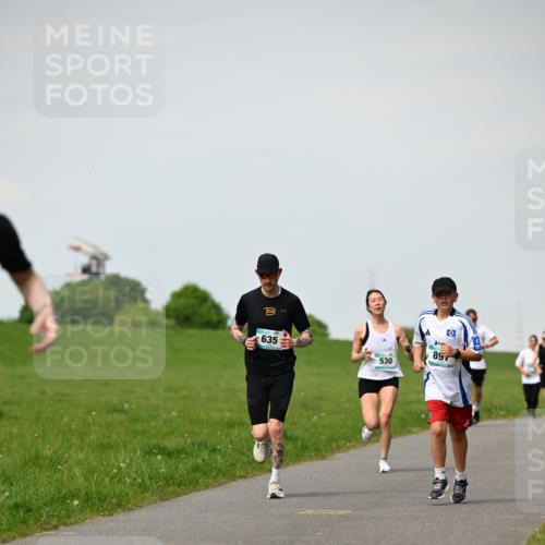 10.05.2026 - 8. Wedeler Halbmarathon Dr. Thomas Lammeyer http://msf.ph/oto/9695517 10.05.2026 11:21:31 Laufen 635, 530, 897 meine-sportfotos.de
