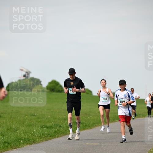 10.05.2026 - 8. Wedeler Halbmarathon Dr. Thomas Lammeyer http://msf.ph/oto/9695519 10.05.2026 11:21:31 Laufen 635, 530, 897 meine-sportfotos.de