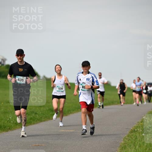 10.05.2026 - 8. Wedeler Halbmarathon Dr. Thomas Lammeyer http://msf.ph/oto/9695532 10.05.2026 11:21:33 Laufen 635, 530 meine-sportfotos.de