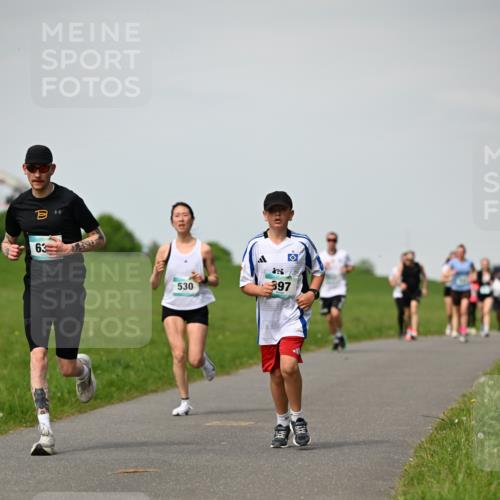 10.05.2026 - 8. Wedeler Halbmarathon Dr. Thomas Lammeyer http://msf.ph/oto/9695538 10.05.2026 11:21:33 Laufen 530, 397 meine-sportfotos.de