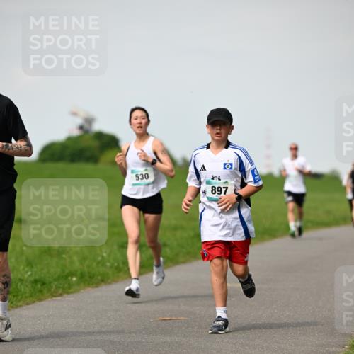 10.05.2026 - 8. Wedeler Halbmarathon Dr. Thomas Lammeyer http://msf.ph/oto/9695558 10.05.2026 11:21:34 Laufen 530, 897 meine-sportfotos.de