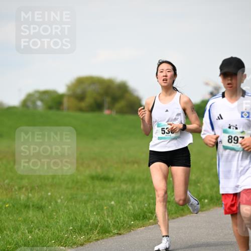 10.05.2026 - 8. Wedeler Halbmarathon Dr. Thomas Lammeyer http://msf.ph/oto/9695572 10.05.2026 11:21:36 Laufen 897 meine-sportfotos.de