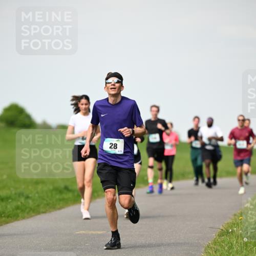 10.05.2026 - 8. Wedeler Halbmarathon Dr. Thomas Lammeyer http://msf.ph/oto/9695638 10.05.2026 11:21:47 Laufen  meine-sportfotos.de