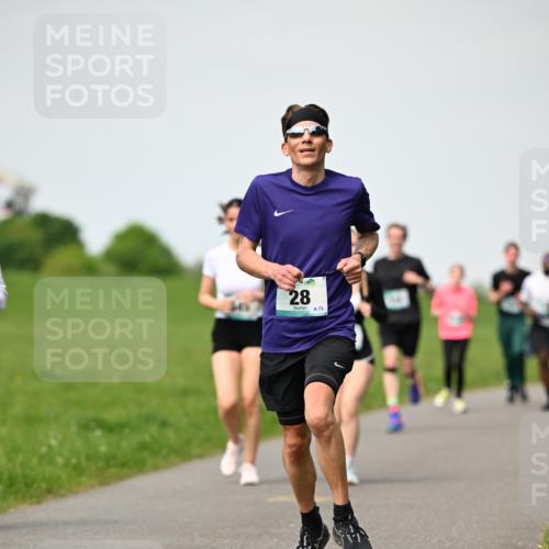 10.05.2026 - 8. Wedeler Halbmarathon Dr. Thomas Lammeyer http://msf.ph/oto/9695653 10.05.2026 11:21:47 Laufen  meine-sportfotos.de