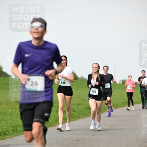10.05.2026 - 8. Wedeler Halbmarathon Dr. Thomas Lammeyer http://msf.ph/oto/9695667 10.05.2026 11:21:49 Laufen 645, 651, 636 meine-sportfotos.de