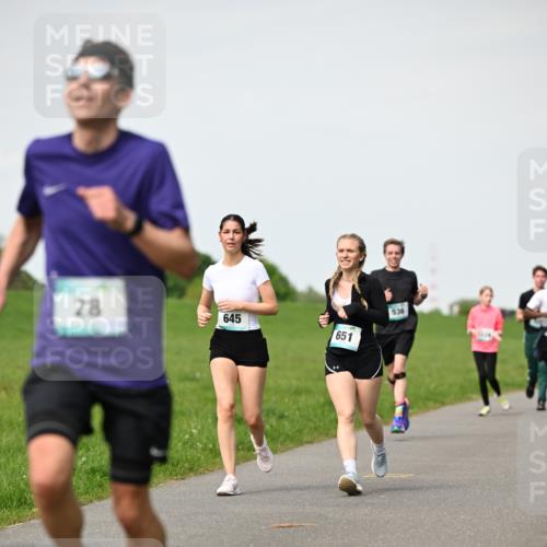 10.05.2026 - 8. Wedeler Halbmarathon Dr. Thomas Lammeyer http://msf.ph/oto/9695674 10.05.2026 11:21:49 Laufen 645, 651, 536 meine-sportfotos.de