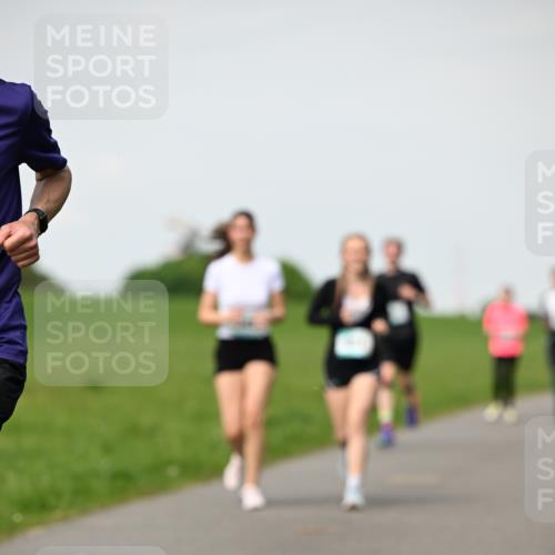 10.05.2026 - 8. Wedeler Halbmarathon Dr. Thomas Lammeyer http://msf.ph/oto/9695681 10.05.2026 11:21:49 Laufen  meine-sportfotos.de