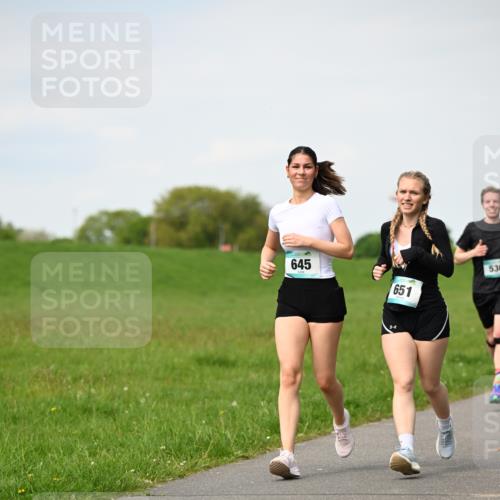 10.05.2026 - 8. Wedeler Halbmarathon Dr. Thomas Lammeyer http://msf.ph/oto/9695703 10.05.2026 11:21:51 Laufen 645, 651, 536 meine-sportfotos.de
