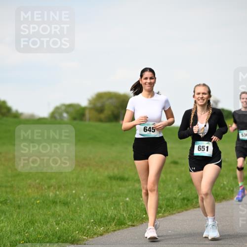 10.05.2026 - 8. Wedeler Halbmarathon Dr. Thomas Lammeyer http://msf.ph/oto/9695708 10.05.2026 11:21:51 Laufen 645, 651, 536 meine-sportfotos.de