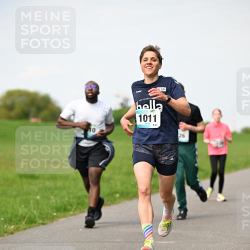 10.05.2026 - 8. Wedeler Halbmarathon Dr. Thomas Lammeyer http://msf.ph/oto/9695759 10.05.2026 11:21:56 Laufen 1011 meine-sportfotos.de