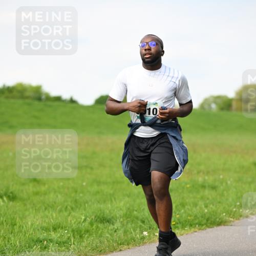 10.05.2026 - 8. Wedeler Halbmarathon Dr. Thomas Lammeyer http://msf.ph/oto/9695770 10.05.2026 11:21:58 Laufen  meine-sportfotos.de