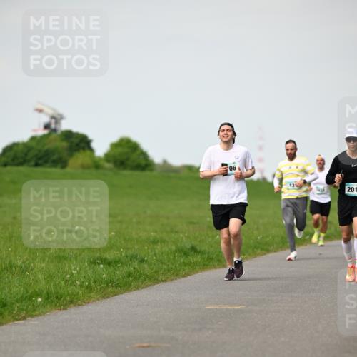 10.05.2026 - 8. Wedeler Halbmarathon Dr. Thomas Lammeyer http://msf.ph/oto/9695792 10.05.2026 11:22:05 Laufen 201 meine-sportfotos.de