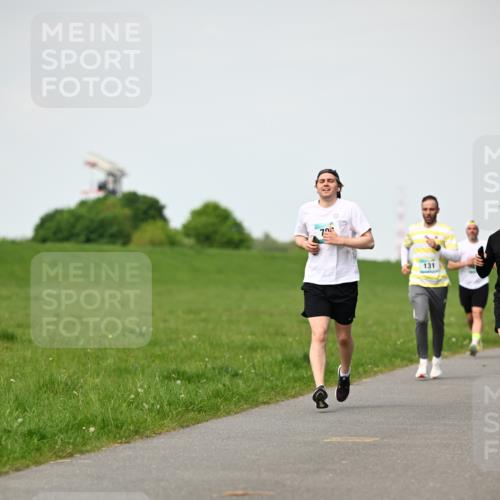 10.05.2026 - 8. Wedeler Halbmarathon Dr. Thomas Lammeyer http://msf.ph/oto/9695796 10.05.2026 11:22:06 Laufen 131 meine-sportfotos.de