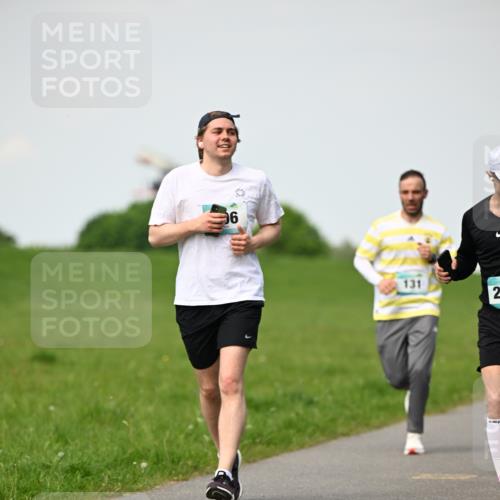 10.05.2026 - 8. Wedeler Halbmarathon Dr. Thomas Lammeyer http://msf.ph/oto/9695811 10.05.2026 11:22:09 Laufen 131 meine-sportfotos.de