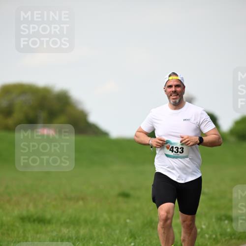 10.05.2026 - 8. Wedeler Halbmarathon Dr. Thomas Lammeyer http://msf.ph/oto/9695844 10.05.2026 11:22:14 Laufen 433 meine-sportfotos.de