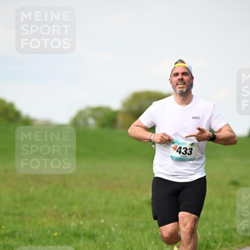 10.05.2026 - 8. Wedeler Halbmarathon Dr. Thomas Lammeyer http://msf.ph/oto/9695854 10.05.2026 11:22:16 Laufen 433 meine-sportfotos.de