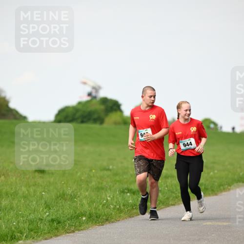 10.05.2026 - 8. Wedeler Halbmarathon Dr. Thomas Lammeyer http://msf.ph/oto/9695862 10.05.2026 11:22:17 Laufen 944 meine-sportfotos.de