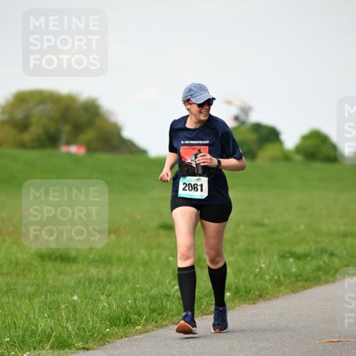 10.05.2026 - 8. Wedeler Halbmarathon Dr. Thomas Lammeyer http://msf.ph/oto/9695891 10.05.2026 11:22:27 Laufen 2081 meine-sportfotos.de
