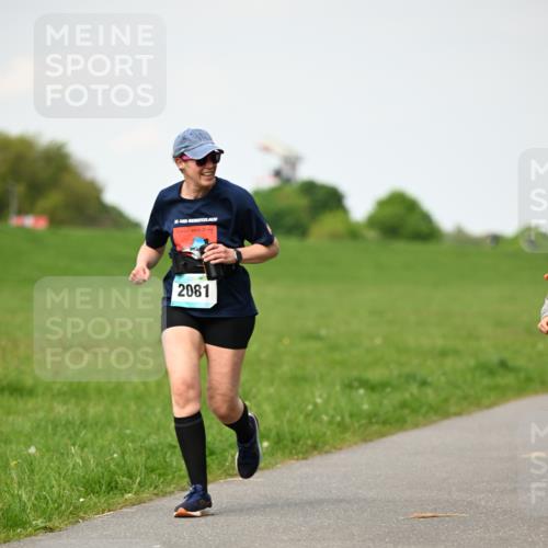 10.05.2026 - 8. Wedeler Halbmarathon Dr. Thomas Lammeyer http://msf.ph/oto/9695893 10.05.2026 11:22:27 Laufen 2081 meine-sportfotos.de