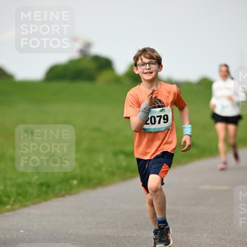 10.05.2026 - 8. Wedeler Halbmarathon Dr. Thomas Lammeyer http://msf.ph/oto/9695901 10.05.2026 11:22:28 Laufen 2079 meine-sportfotos.de