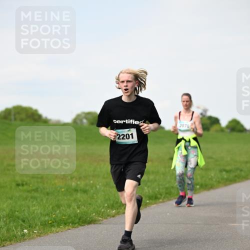 10.05.2026 - 8. Wedeler Halbmarathon Dr. Thomas Lammeyer http://msf.ph/oto/9695955 10.05.2026 11:22:37 Laufen 2201, 2070 meine-sportfotos.de