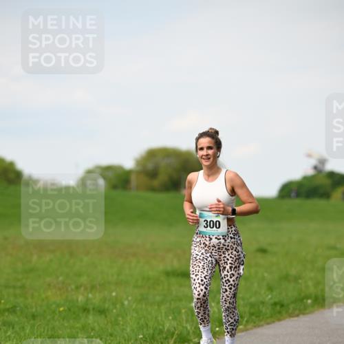 10.05.2026 - 8. Wedeler Halbmarathon Dr. Thomas Lammeyer http://msf.ph/oto/9695974 10.05.2026 11:22:47 Laufen 300 meine-sportfotos.de