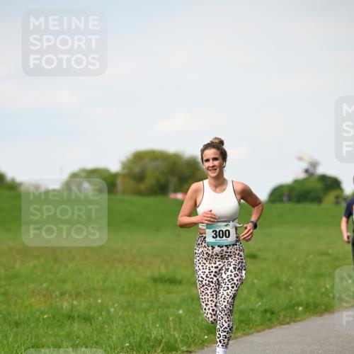 10.05.2026 - 8. Wedeler Halbmarathon Dr. Thomas Lammeyer http://msf.ph/oto/9695975 10.05.2026 11:22:47 Laufen 300 meine-sportfotos.de