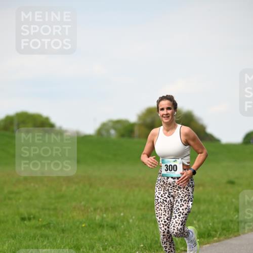 10.05.2026 - 8. Wedeler Halbmarathon Dr. Thomas Lammeyer http://msf.ph/oto/9695977 10.05.2026 11:22:47 Laufen 300 meine-sportfotos.de