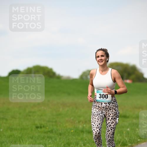 10.05.2026 - 8. Wedeler Halbmarathon Dr. Thomas Lammeyer http://msf.ph/oto/9695980 10.05.2026 11:22:48 Laufen 300 meine-sportfotos.de