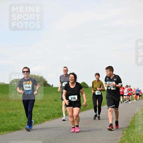 10.05.2026 - 8. Wedeler Halbmarathon Dr. Thomas Lammeyer http://msf.ph/oto/9696001 10.05.2026 11:22:51 Laufen 2060, 278, 701 meine-sportfotos.de